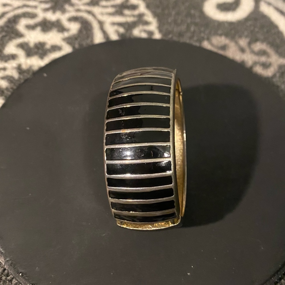 Black Cuff
